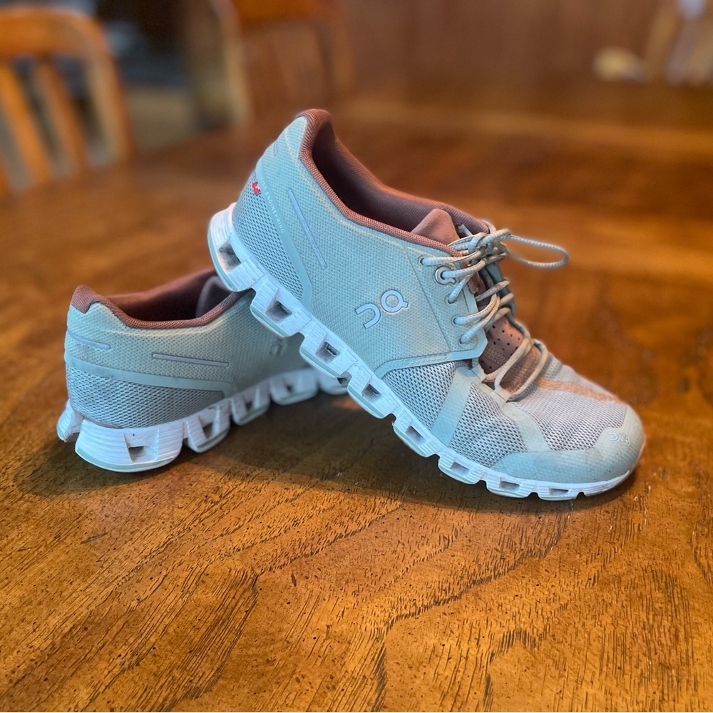 On Running, Size 8.5, light green